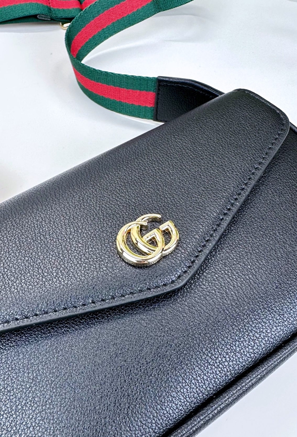 激安グッチバッグコピー着用イメージ